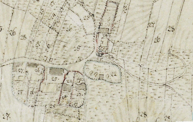 Ausführliche alte Stadtkarte mit nummerierten Gebäuden, Straßen und Text, die eine vorgeschlagene Entwicklungsstelle am unteren Rand anzeigt.