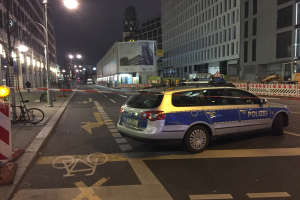 Nighttime Crash: War es ein Straßenrennen im Herzen der Stadt?