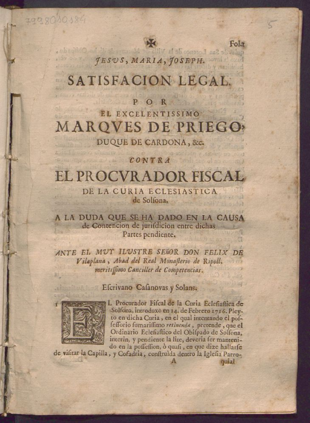 Ein aufgeschlagenes Buch mit dem Titel "Satisfaction Legal" auf einem dunklen Hintergrund.