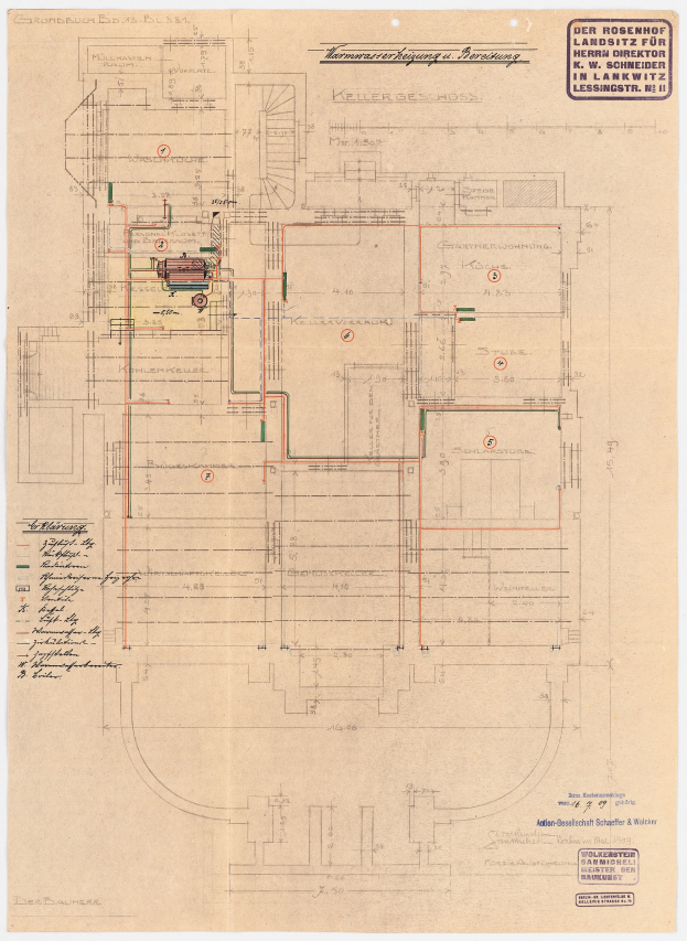 Schwarz-weißer Architekturplan des Rosenhof-Krankenhauses in Hamburg, Deutschland, der detaillierte Grundrisse mit beschrifteten Räumen, Gängen und umfangreichen Verdrahtungen an der Struktur zeigt.