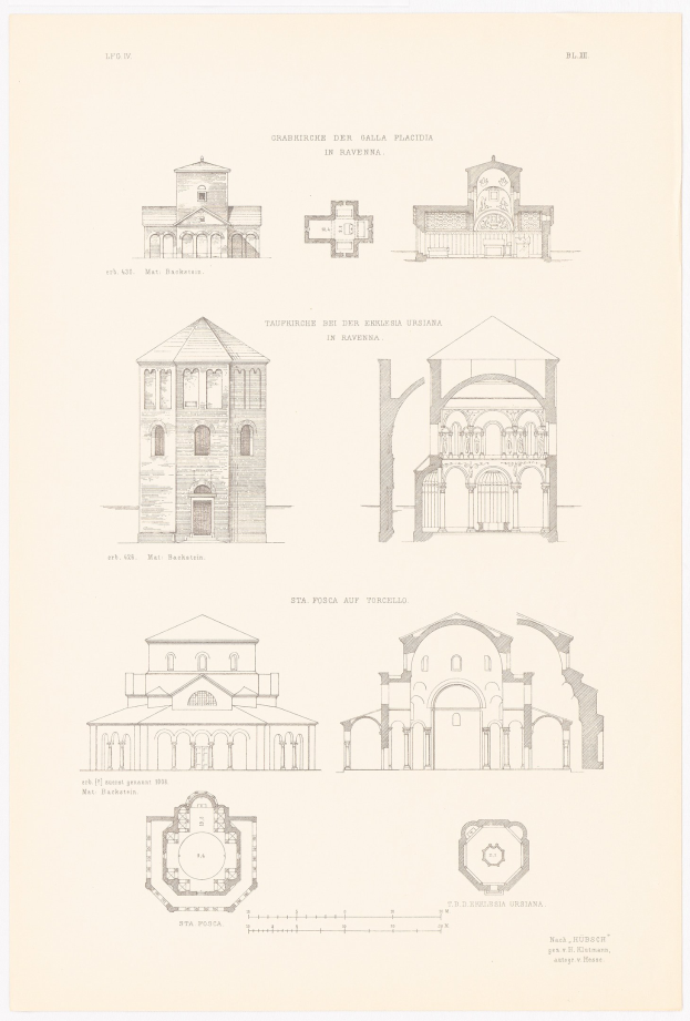 Eine Buchseite mit detaillierten Architekturzeichnungen verschiedener Gebäude, begleitet von beschreibendem Text zu ihrer Geschichte.