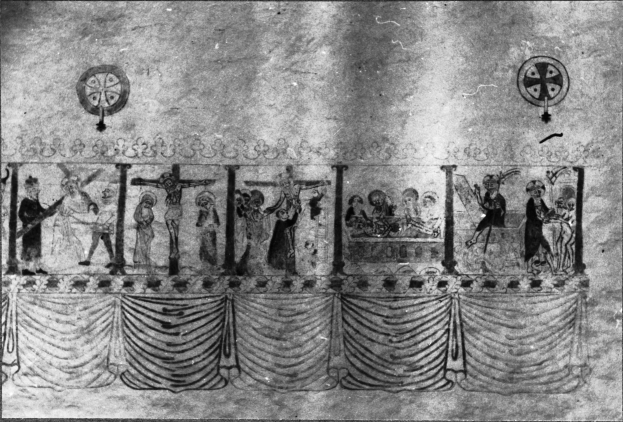 Eine Schwarz-Weiß-Zeichnung einer Gruppe von Menschen auf einer Bühne, die besorgt wirken, einige schauen ängstlich nach oben und andere traurig nach unten, mit einer einfachen Wand im Hintergrund und einem Vorhang unten.