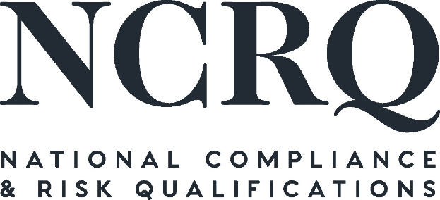 Weißer Hintergrund mit zentralem fetten schwarzen Text "National Compliance & Risk Qualifications" in einer modernen Schriftart, eingerahmt von einem dünnen schwarzen Rand.